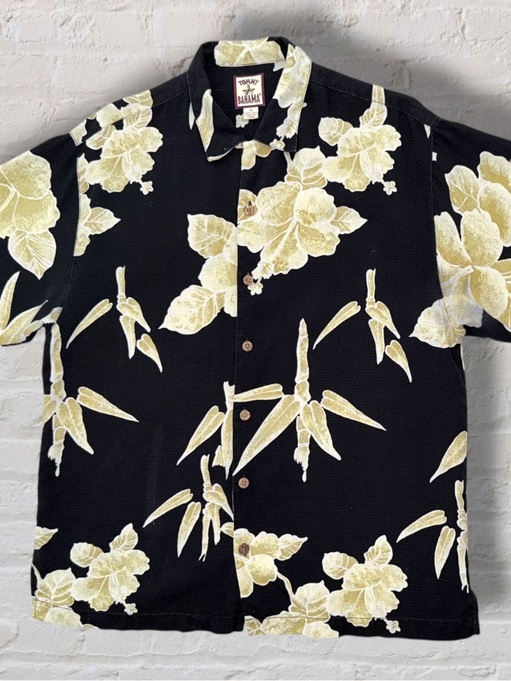 Tommy Bahama Men’s M Black Silk Hawaiian Shirt Floral Bamboo Camp